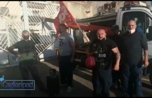 Cagliari, addetti rimozione auto barricati nel deposito con bombole e gas