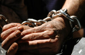 Sfratto alla famiglia Moi di Quartu: mercoledì presidio in solidarietà: “Pronti a incatenarci davanti al portone”