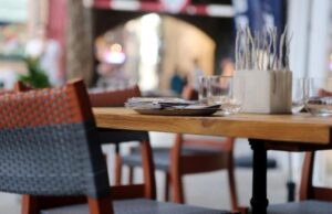 Covid, lunedì 17 maggio decisione sulle riaperture e coprifuoco riaperture covid