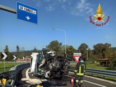 Incidente stradale sulla Ss 729 Sassari-Olbia: furgone ribaltato, ferito il conducente
