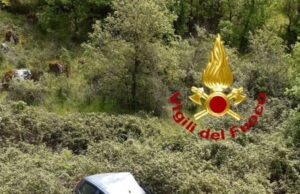 Ozieri, perde controllo dell’auto e finisce in una scarpata: un morto