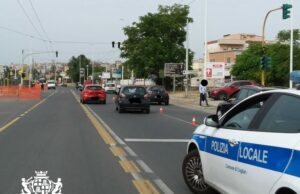 Cagliari, scontro tra auto in viale Marconi: due feriti