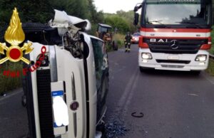 Sassari, auto contro trattore su provinciale dell’Argentiera: un ferito