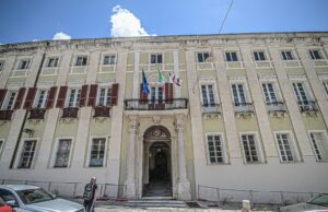 Cagliari, 30 anni da Convenzione Onu su diritti bimbi: Palazzo Regio si colora di blu
