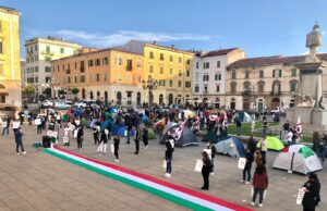 Sassari, Comitato ‘Tende in piazza’ fa il bis e torna insieme al mondo dell’arte