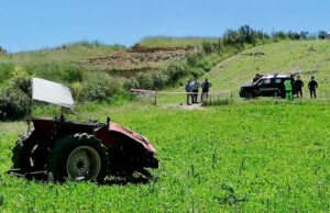 Trattore si ribalta e lo schiaccia: muore 16enne a Guasila