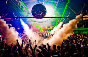 Discoteche, sottosegretario Costa: “Riapertura entro 10 luglio” discoteca