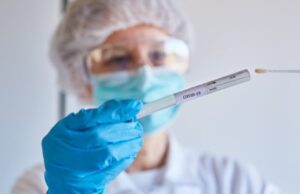 Caos tamponi anche a Cagliari: farmacie prese d’assalto