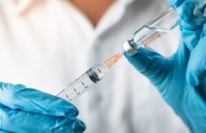 Scuola, Bianchi: “Al momento non c’è l’obbligo vaccinale per gli insegnanti”