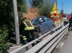Sassari, auto esce fuori strada: intervengono i Vigili del fuoco