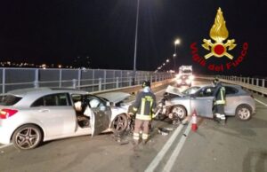Olbia, frontale tra due auto: ferito estratto dalle lamiere