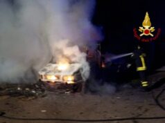 Quartu, autocarro in fiamme: intervengono i Vigili del fuoco