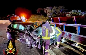 Scontro tra due auto sulla statale 726: illesi i conducenti