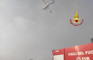 Incendio a Oristano, fiamme minacciano alcune abitazioni