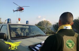 Maxi incendio a San Basilio: in azione 4 elicotteri, in arrivo Canadair da Ciampino