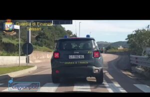 Olbia: Gdf, restituiti agli arenili oltre 100 kg di sabbia e sassi sequestrati nei porti e all’aeroporto