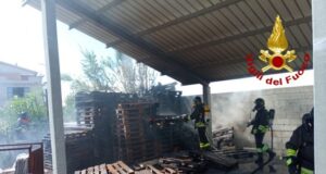 Arzachena: rifiuti in fiamme nell’ecocentro della zona industriale