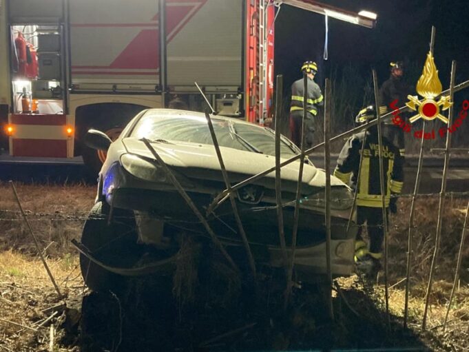 A Putzu Idu esce di strada con l’auto, che si ribalta: ferito grave all’ospedale