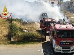 Burcei: vasto incendio di vegetazione e masserizie
