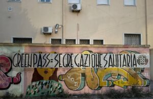 Green Pass, striscioni CasaPound in tutta Italia: “È segregazione sanitaria”