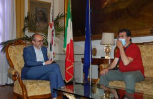 Cagliari, sindaco Truzzu si scusa col rider aggredito: “Identificati alcuni autori”