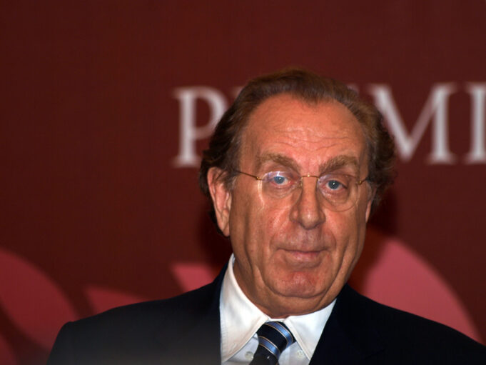 Michele Mirabella chiude la XIII edizione di Notti a Monte Sirai