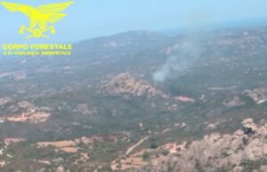 Vasto incendio a Olbia: sul posto 2 elicotteri antincendio