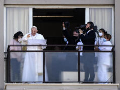 L’Angelus di Papa Francesco dall’ospedale: “Vi ringrazio tutti”