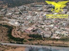 Ancora fiamme a Nuoro: sul posto 3 elicotteri della Forestale e un Canadair