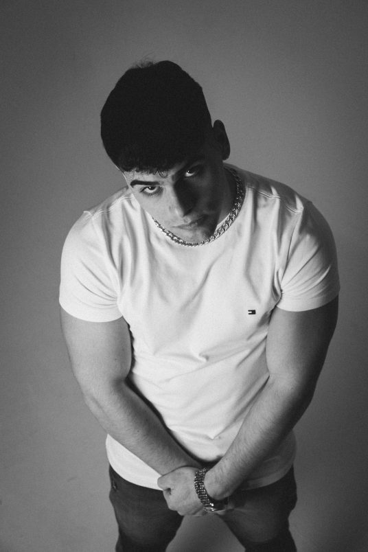 Musica: Riccardo Meloni, in arte “Sculer”, scala le classifiche di Spotify