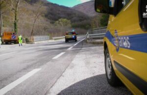 Carbonia, strada invasa dal materiale edile: bloccata la statale 126