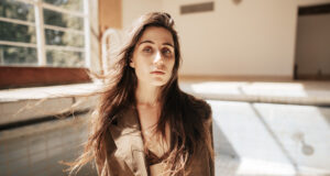 La cantautrice Dodie in Italia a maggio per il suo album di debutto