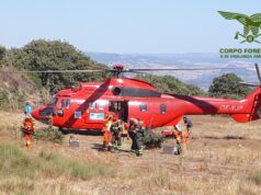 Vasto incendio al parco eolico di San Basilio: in azione 4 elicotteri e 2 Canadair