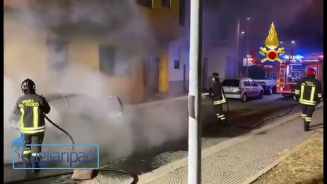 Notte di duro lavoro per i Vigili del Fuoco: auto e terreni in fiamme nell’hinterland cagliaritano