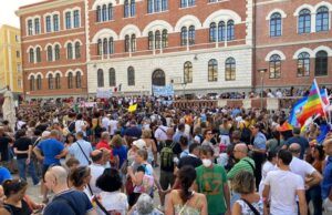 No Green pass: in duemila in piazza a Cagliari: il video