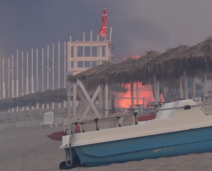 Rogo al Lido La Playa di Catania, un sardo tra gli evacuati