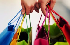 Economia: al via dal 1 luglio i saldi estivi, Sicilia in testa