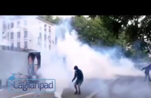 Violente proteste contro l’obbligo vaccini e il green pass a Parigi