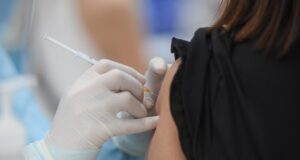 Anche in Sardegna aumentano tamponi e vaccini, è l’effetto Green pass