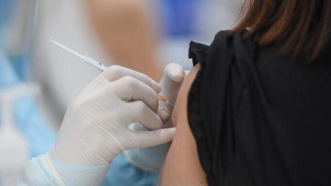 Vaccini, in Sardegna somministrate 1 milione e 800 mila dosi