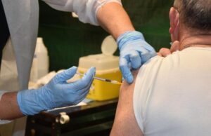 Vaccini, aprono gli hub per chi non si è ancora vaccinato (senza prenotazione)