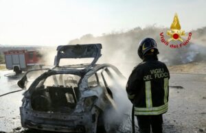 Auto in fiamme a Quartu Sant’Elena: nessun ferito