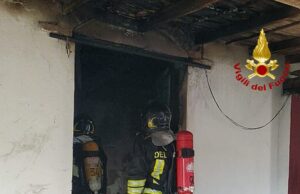 Giornata di incendi nel Cagliaritano: abitazioni in fiamme, un ferito