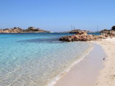 Budelli, finalmente arrivano le telecamere per proteggere la spiaggia rosa