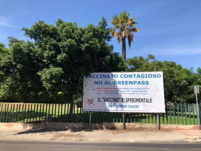 Manifesti novax, Mura-Frailis (Pd): “Esposto in Procura per messaggi pericolosi”