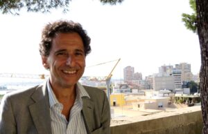 “Bisogna scendere tutti in piazza contro un Governo totalitario” ǀ Audiointervista