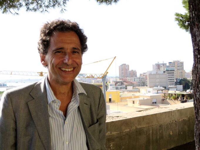 “Bisogna scendere tutti in piazza contro un Governo totalitario” ǀ Audiointervista