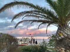 Il Poetto non è la Costa Smeralda, ma vivrà di più perché è “multikulti”