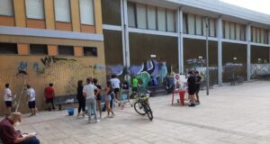 Cagliari, “Ripuliamo i muri” in piazza Giovanni XXIII