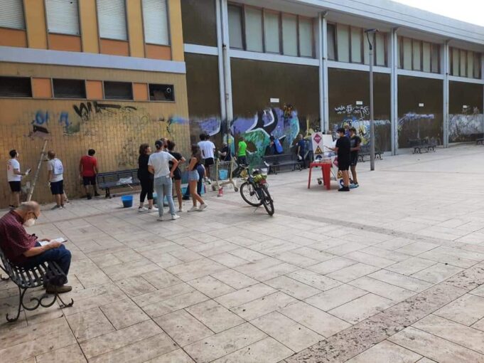 Cagliari, “Ripuliamo i muri” in piazza Giovanni XXIII